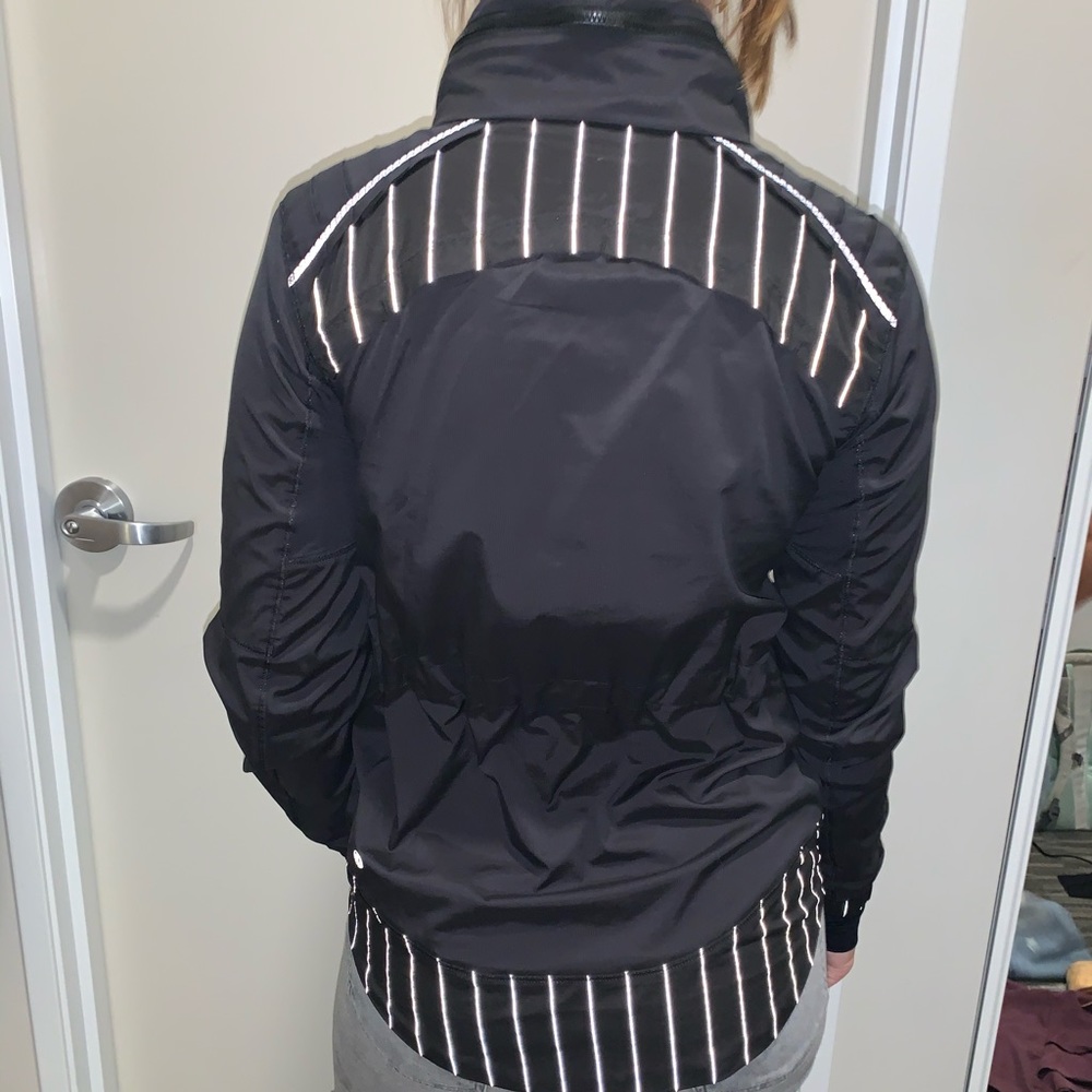Lululemon Black rain jacket - Picture 2 of 4